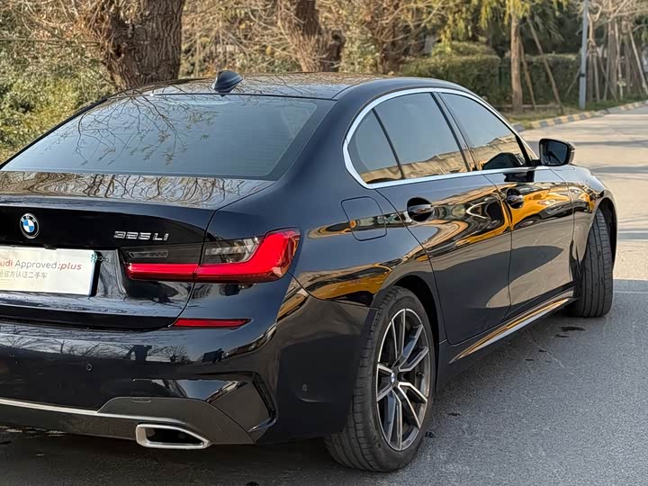 Фото 9 - BMW 3 Series