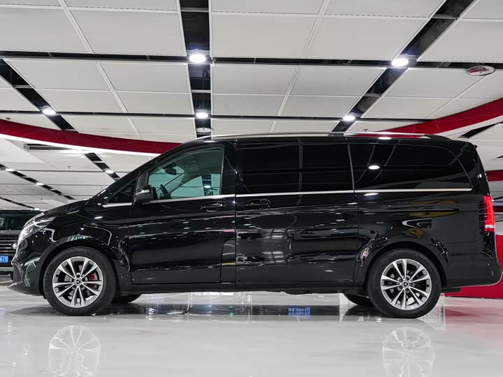 Фото 3 - Mercedes-Benz V-Class