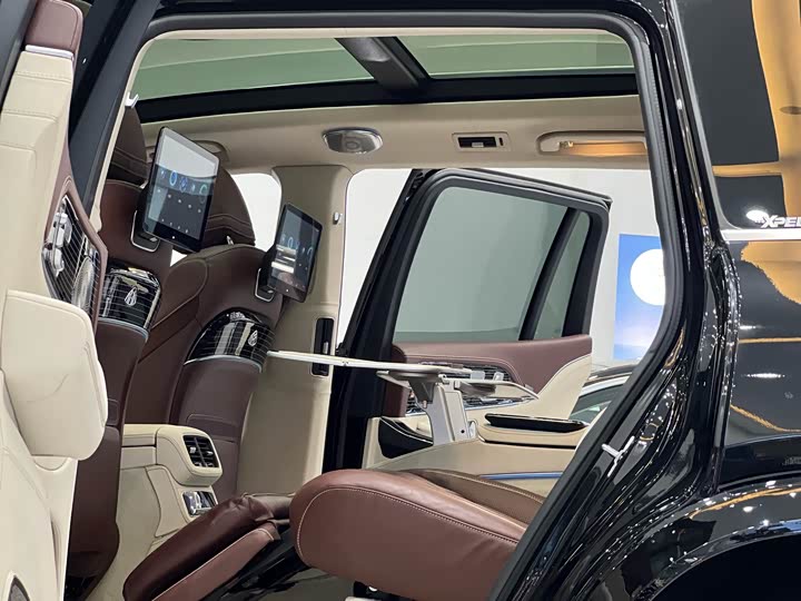 Фото 6 - Mercedes-Benz GLS-Class