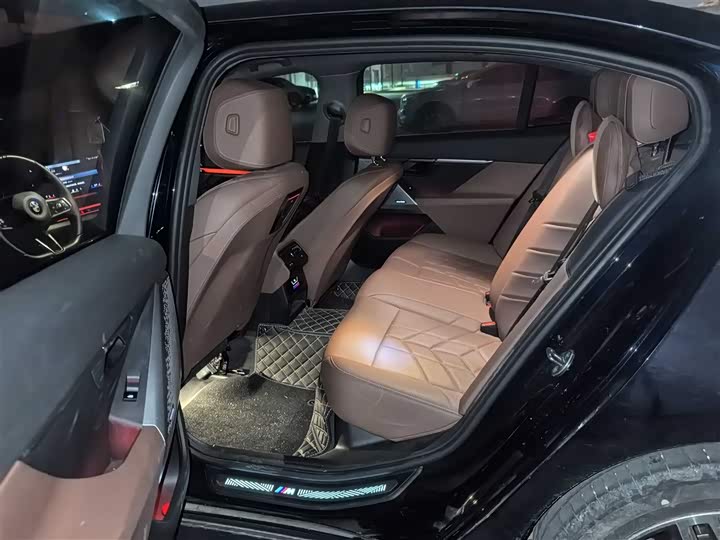 Фото 8 - BMW 5 Series