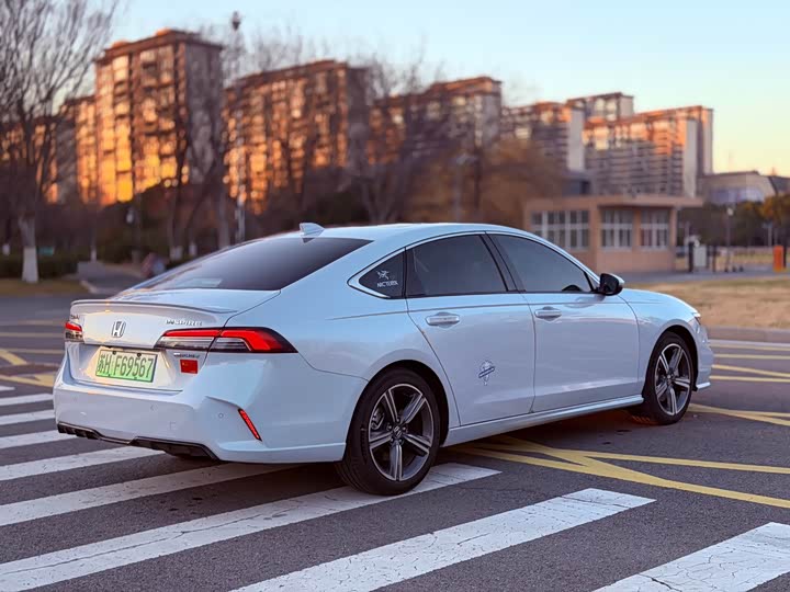 Фото 5 - Honda Inspire Hybrid