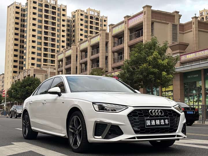 Фото 3 - Audi A4L