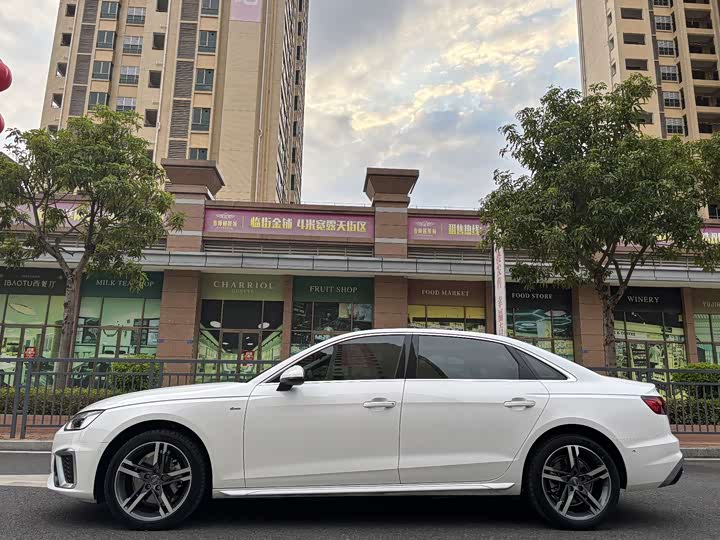 Фото 7 - Audi A4L