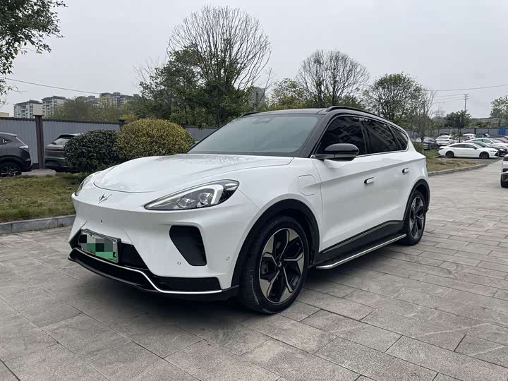 Фото 1 - BAIC Arcfox Alpha T