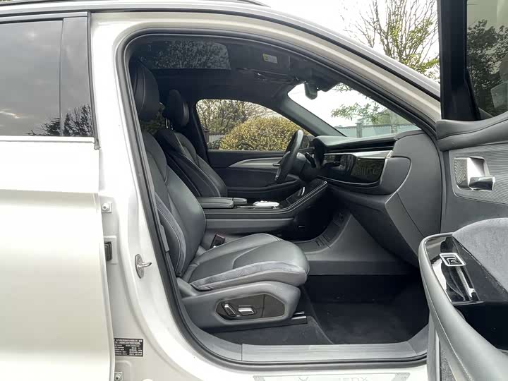 Фото 5 - BAIC Arcfox Alpha T