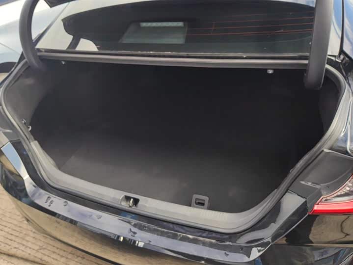 Фото 4 - Toyota Camry