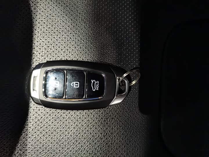 Фото 9 - Hyundai Mistra EV