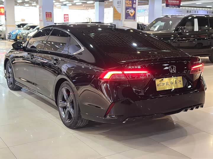 Фото 6 - Honda Inspire