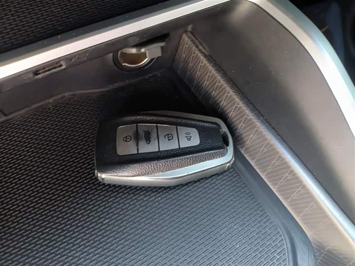 Фото 9 - Geely Emgrand