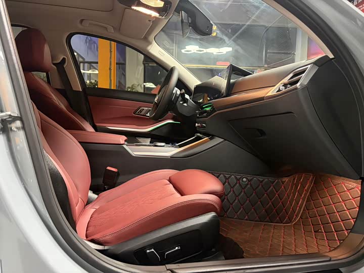 Photo 6 - BMW 3 Series