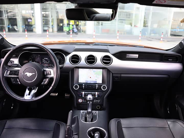 Фото 9 - Ford Mustang