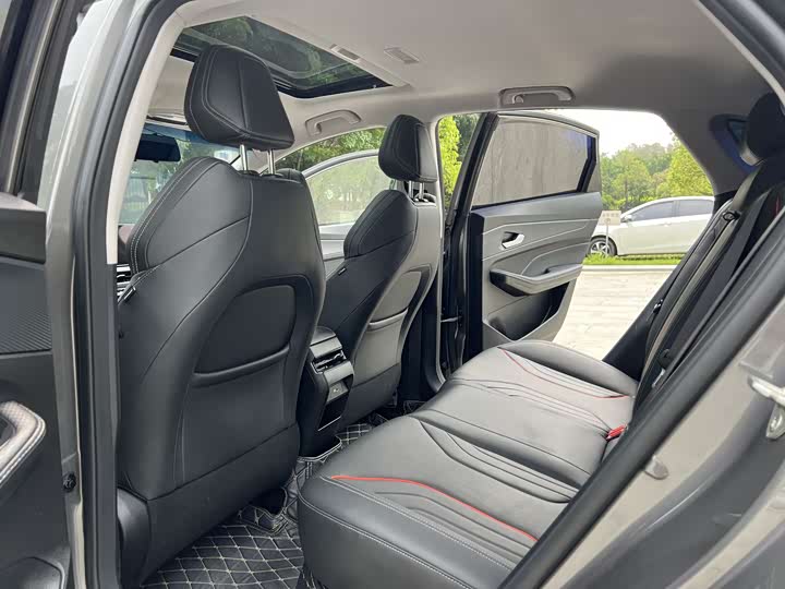 Фото 6 - Geely Binrui