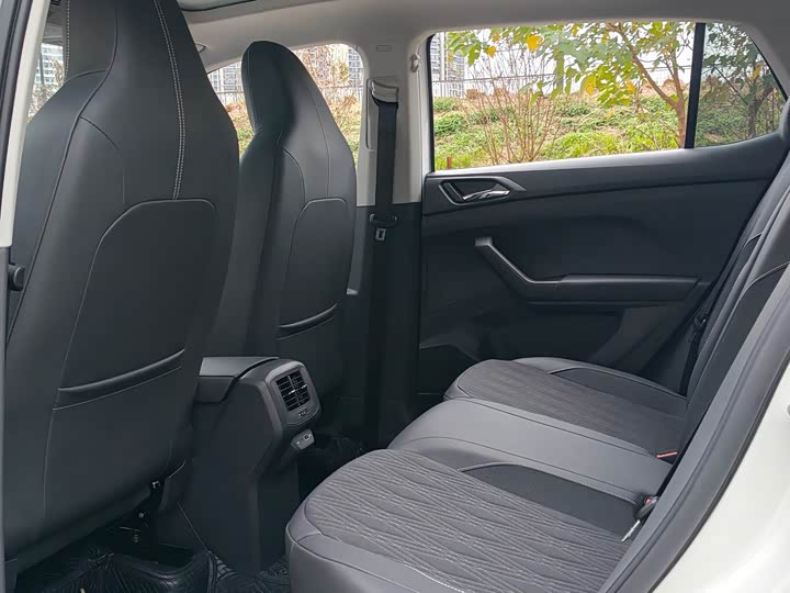 Фото 8 - Volkswagen T-Cross