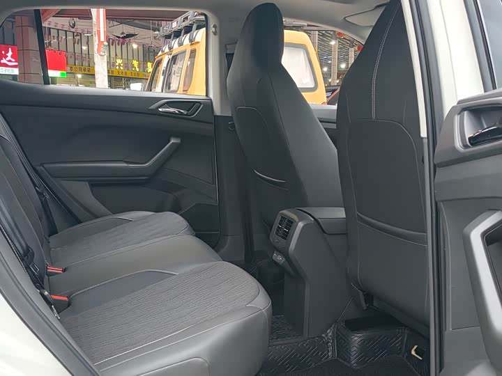 Фото 9 - Volkswagen T-Cross