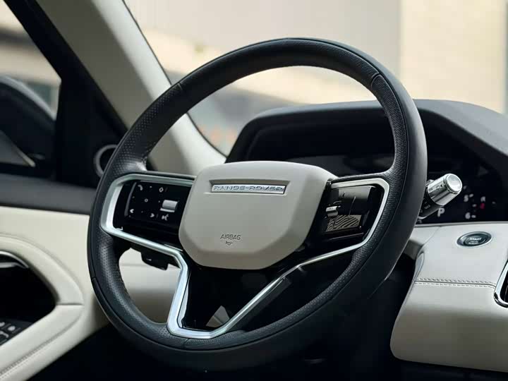 Фото 3 - Land Rover Range Rover Evoque L