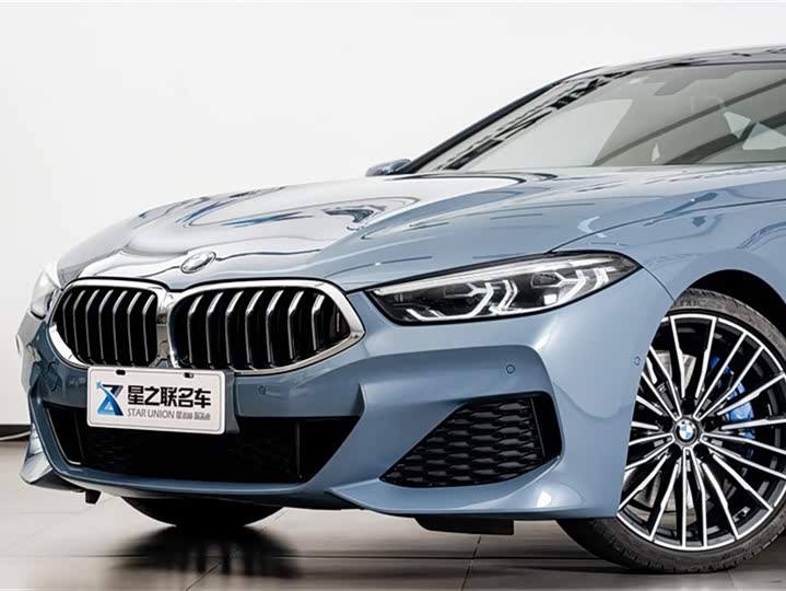 Фото 4 - BMW 8 Series