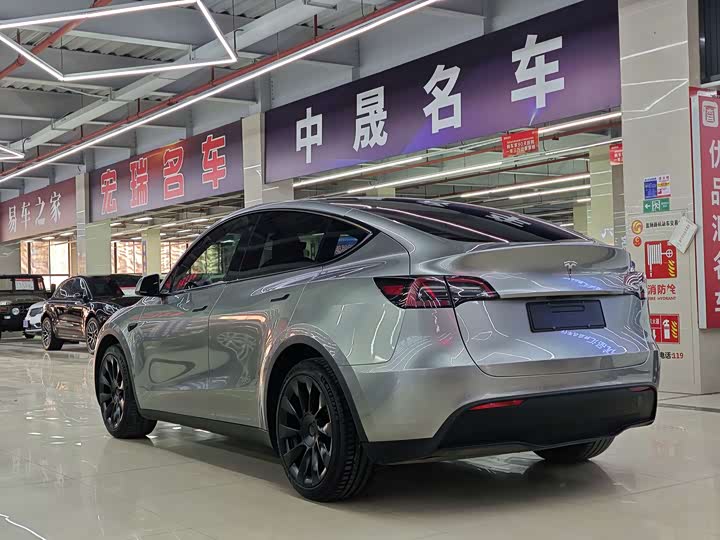 Фото 6 - Tesla Model Y