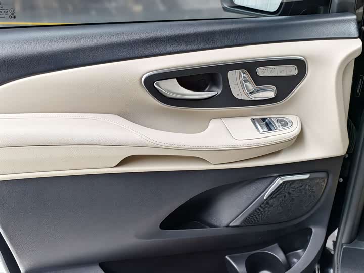 Фото 4 - Mercedes-Benz V-Class