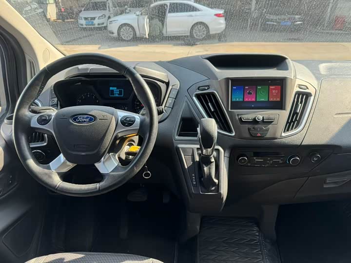 Фото 5 - Ford Tourneo