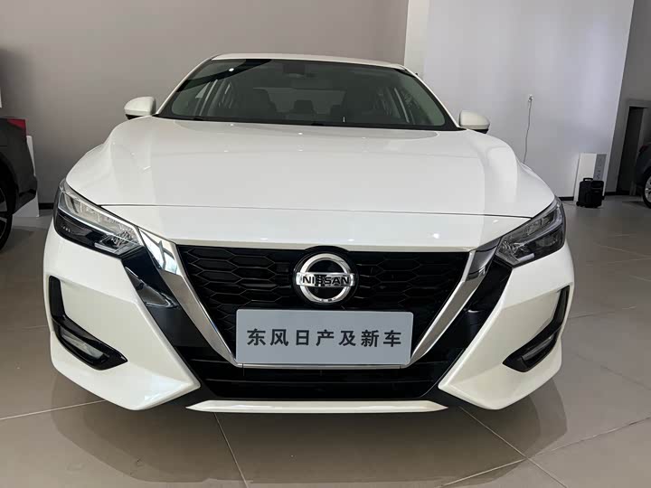 Фото 2 - Nissan Sylphy