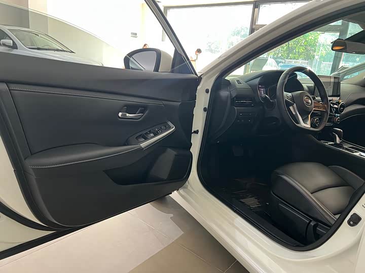 Фото 4 - Nissan Sylphy