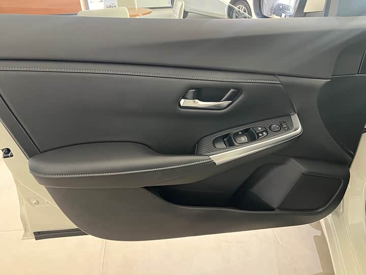 Фото 5 - Nissan Sylphy