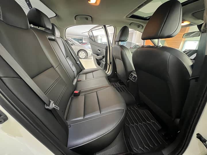 Фото 7 - Nissan Sylphy