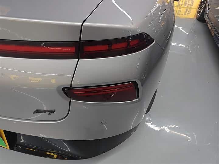 Фото 8 - XPeng P7