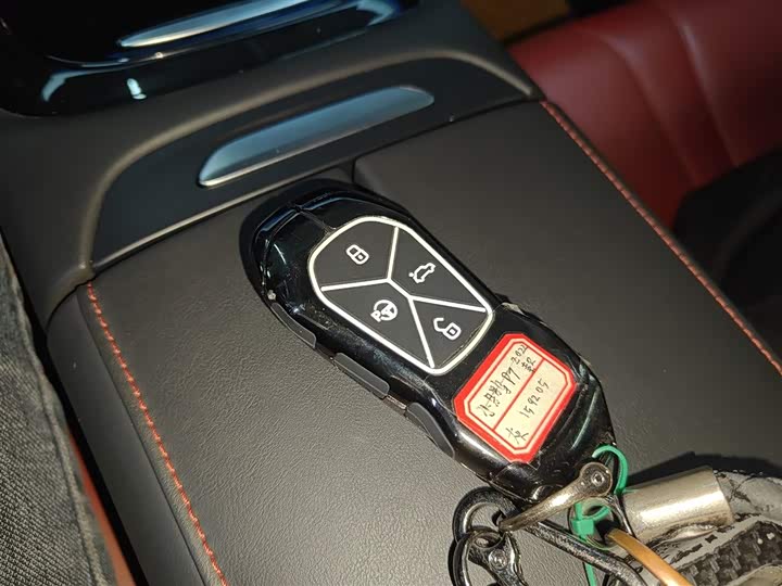 Фото 9 - XPeng P7