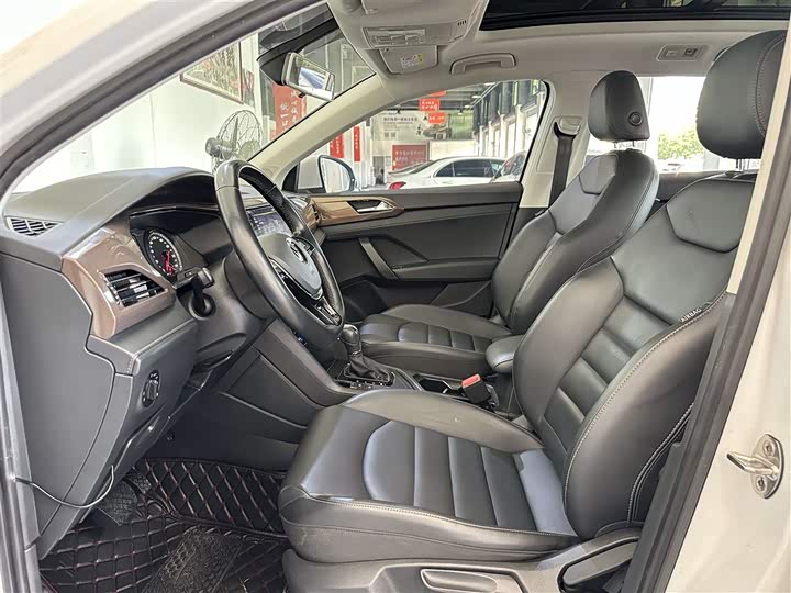 Фото 4 - Volkswagen Tharu