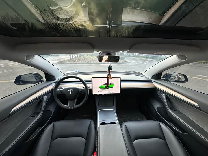 Фото 5 - Tesla Model 3