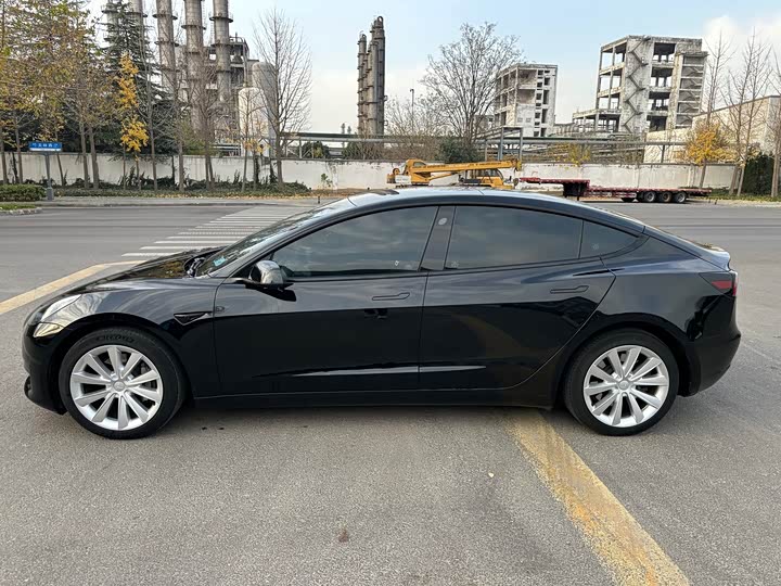 Фото 7 - Tesla Model 3
