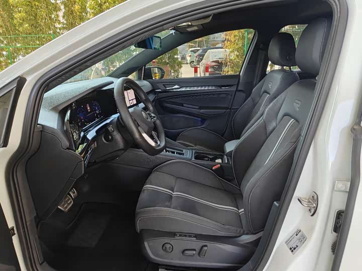 Фото 6 - Volkswagen Golf