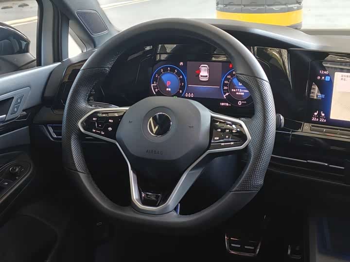 Фото 9 - Volkswagen Golf