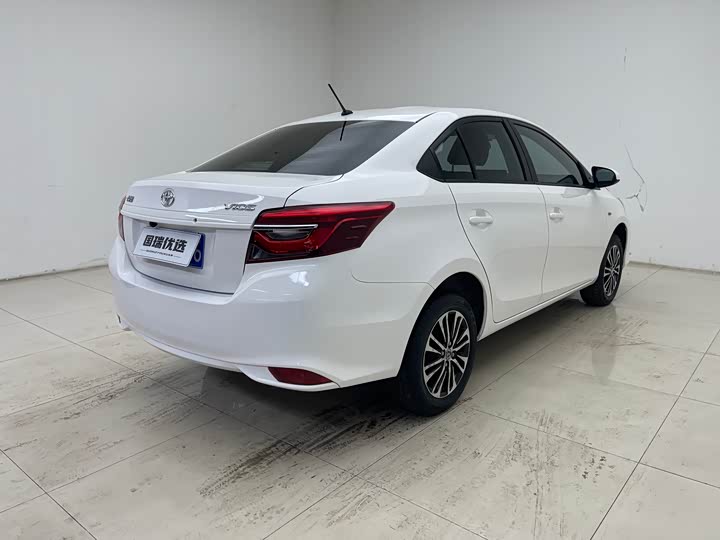 Фото 4 - Toyota Vios