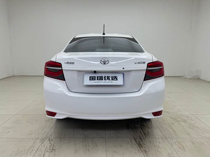 Фото 5 - Toyota Vios