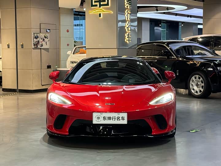 Фото 2 - McLaren GT