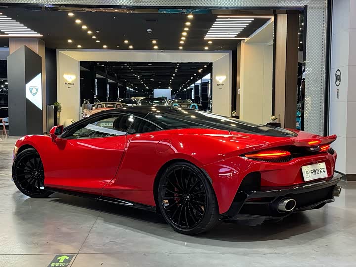 Фото 4 - McLaren GT