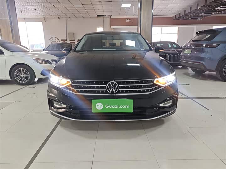 Фото 3 - Volkswagen Magotan