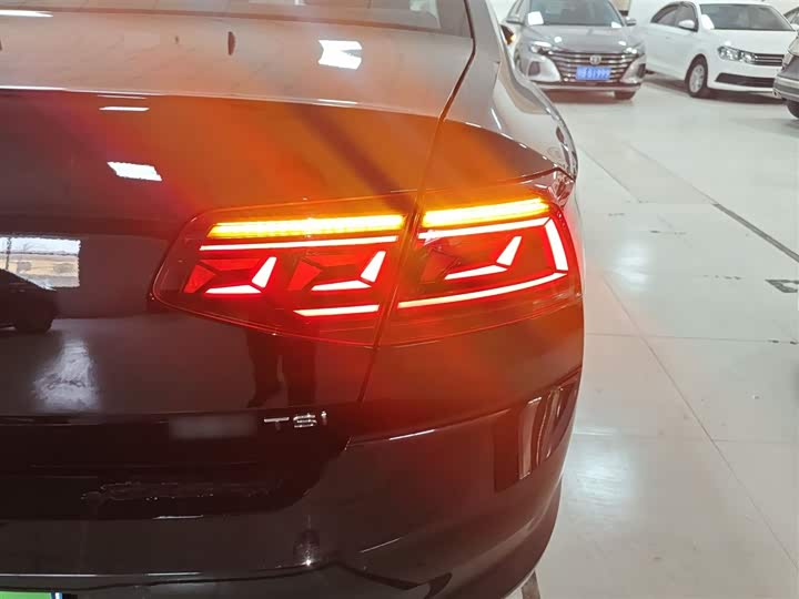 Фото 8 - Volkswagen Magotan