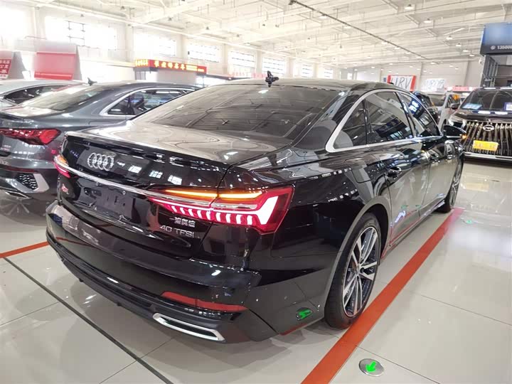 Фото 7 - Audi A6L