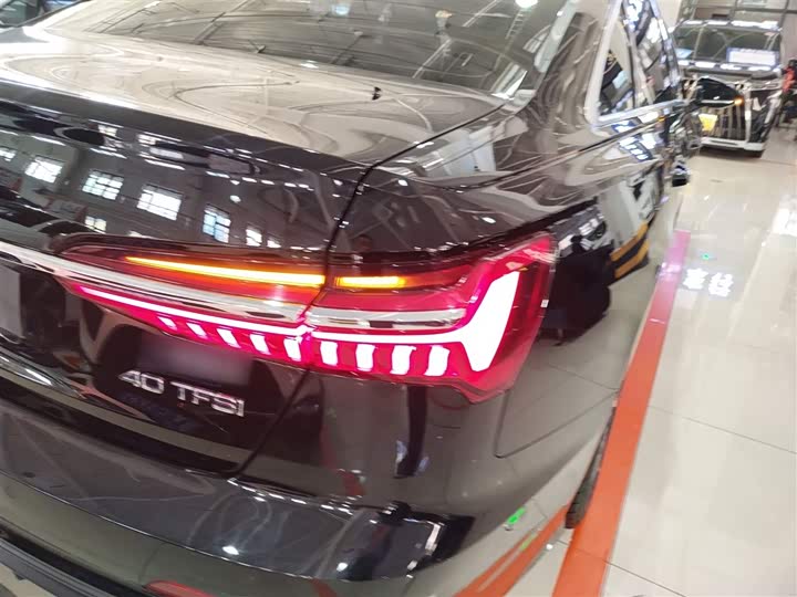 Фото 8 - Audi A6L