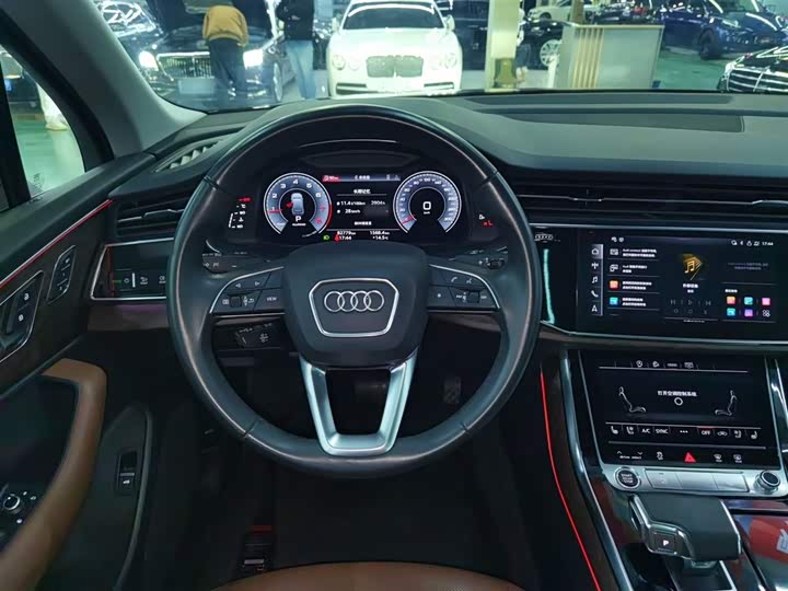 Фото 3 - Audi Q7