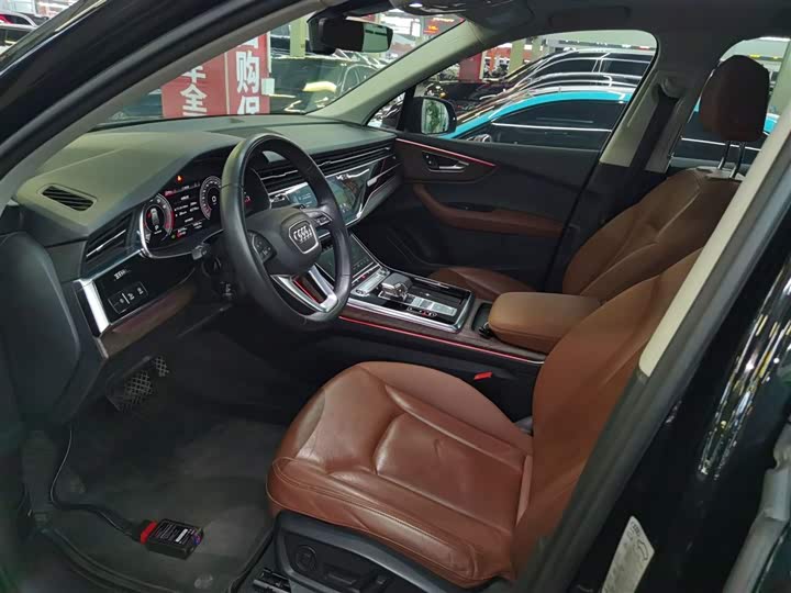 Фото 7 - Audi Q7