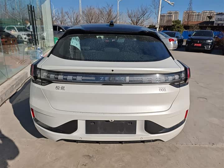 Фото 6 - Zeekr 001