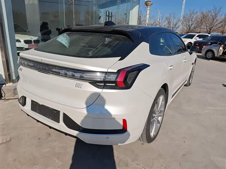 Фото 7 - Zeekr 001