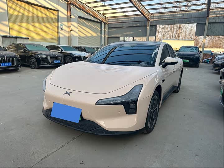 Фото 1 - XPeng Mona M03