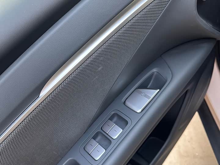 Фото 6 - XPeng Mona M03