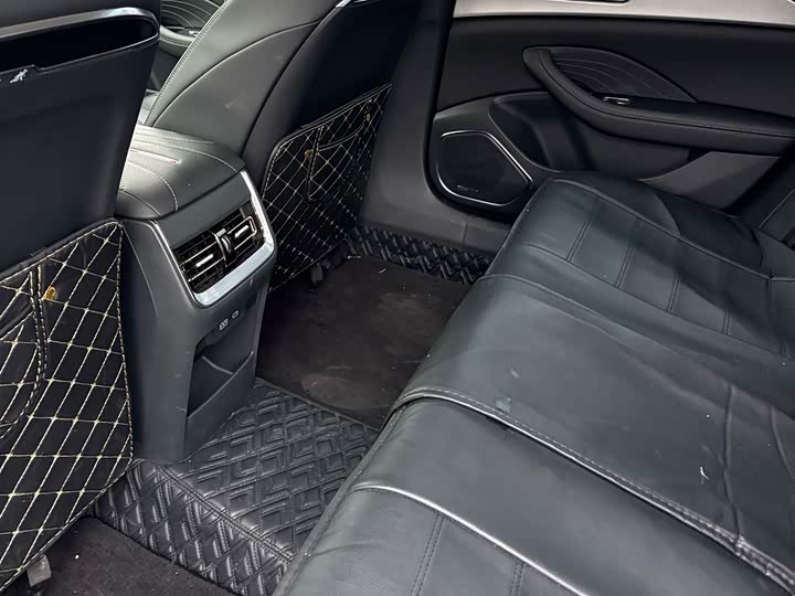 Фото 7 - Hongqi H5