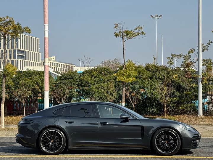 Фото 4 - Porsche Panamera